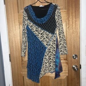 Vintage Ferratelli women’s Black and Blue Patterned tunic blouse‎ size M